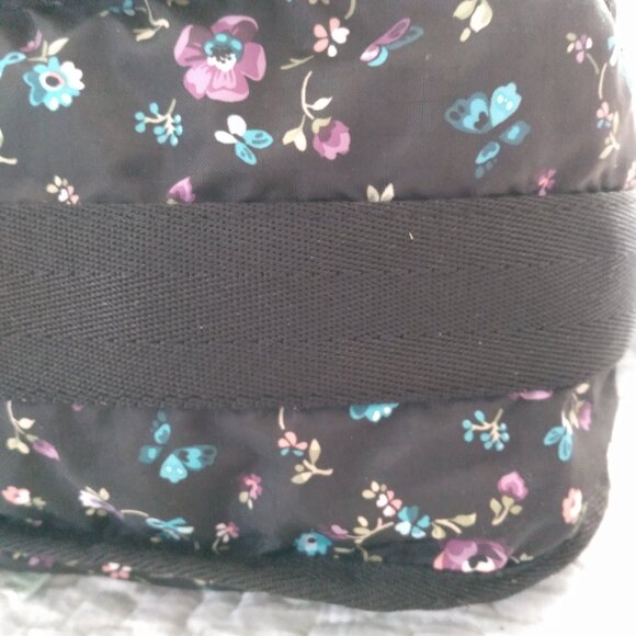Nwot, black floral lesportsac crossbody. - Picture 3 of 16